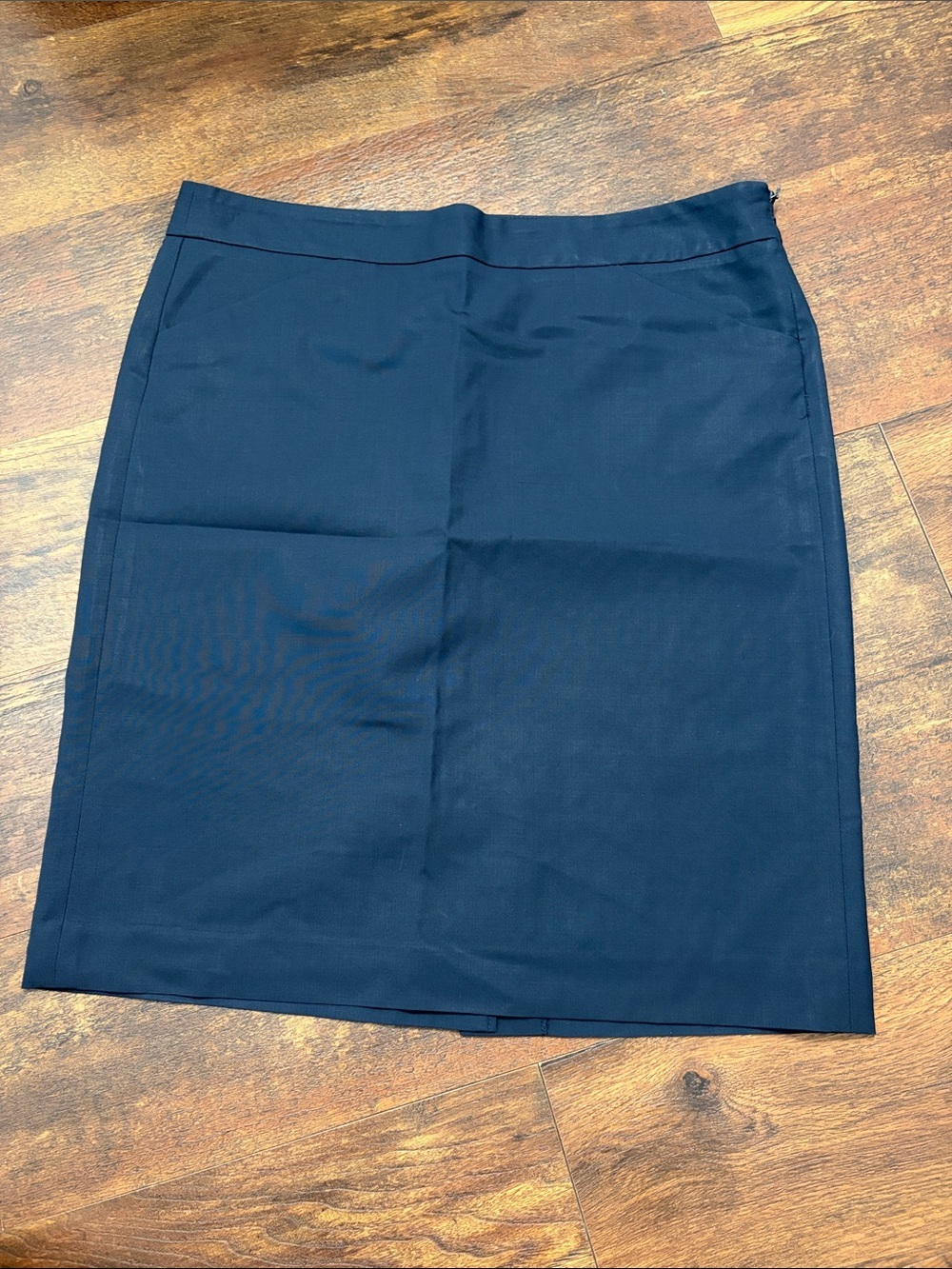 THEORY Lightweight Navy Pencil SKIRT Pockets Made USA 94% Wool Size 8